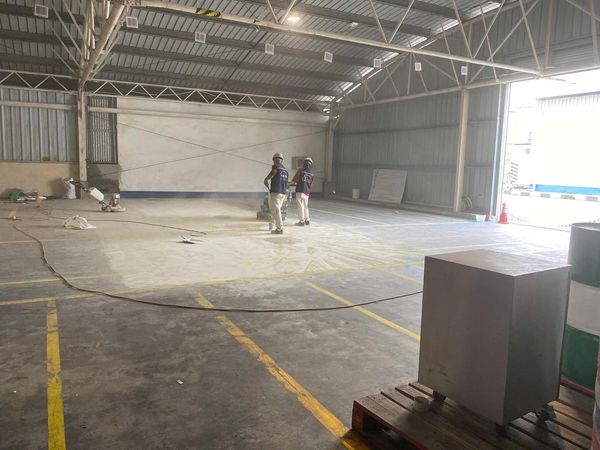 6 Mẹo Vệ Sinh Nhanh Cho Sàn Bê Tông Bị Bẩn Lâu Ngày