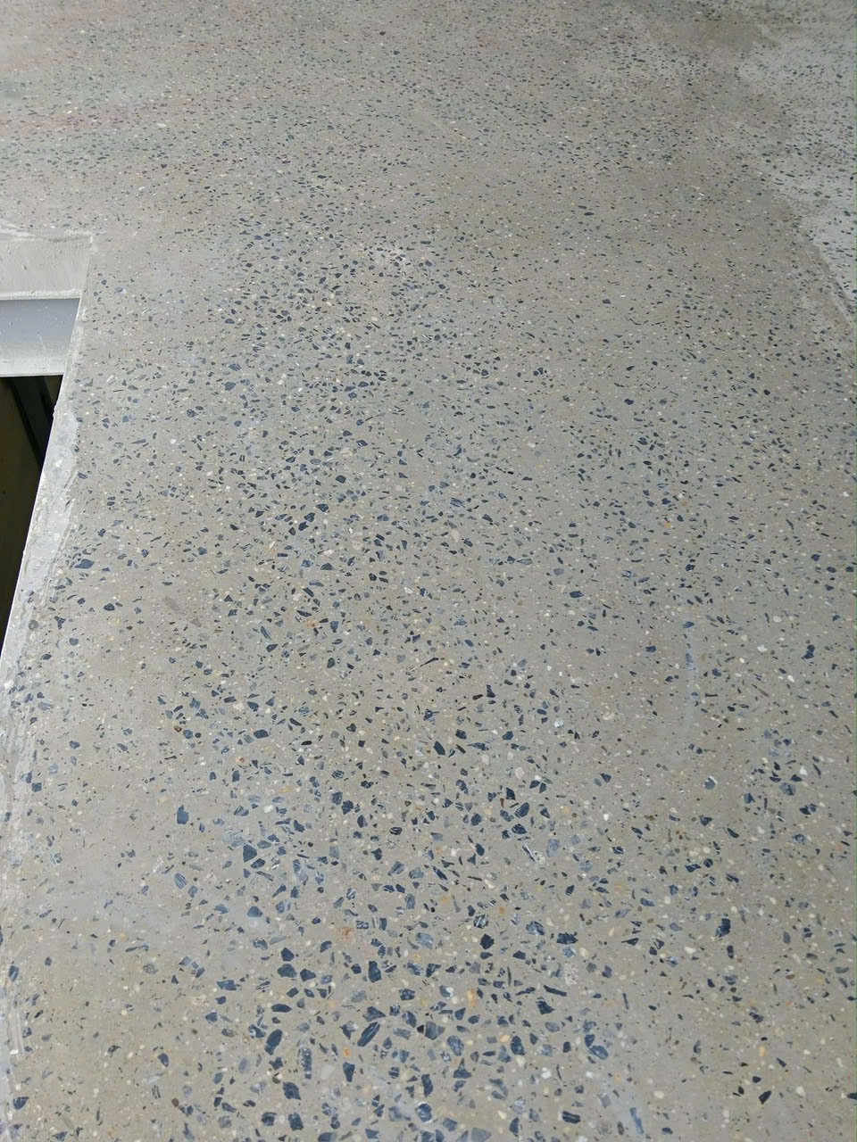 10 Lợi Ích Không Ngờ Của Việc Mài Lộ Đá Sàn Bê Tông Cho Công Trình