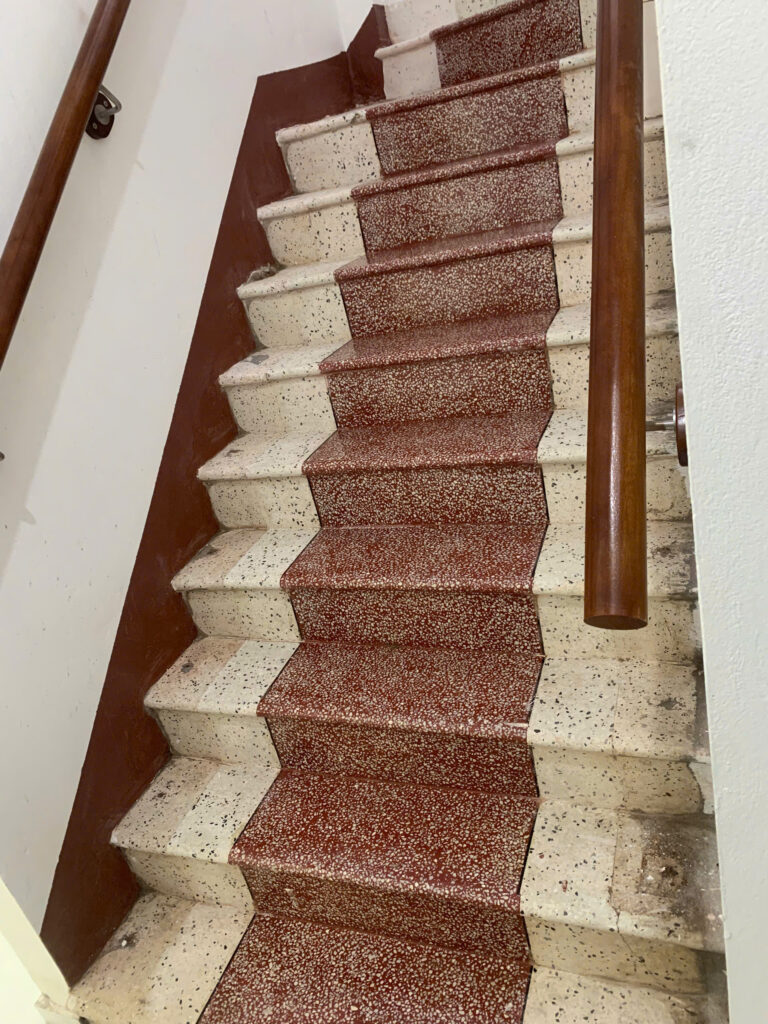 Đánh Bóng Cầu thang Đá Granito