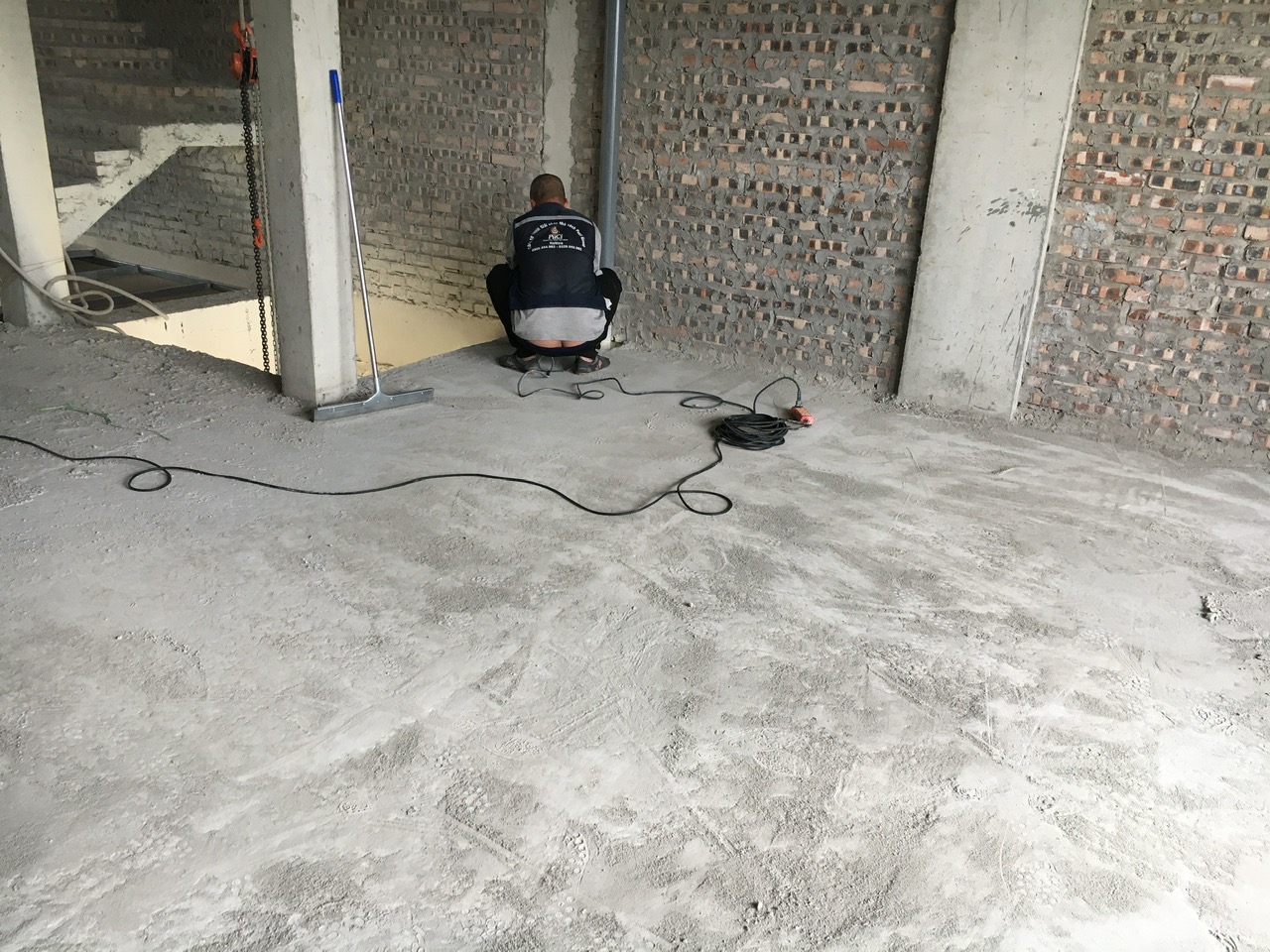 Lý do nên chọn sàn bê tông mài thay vì gạch lát