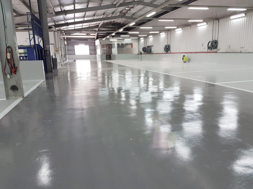 Lưu Ý Khi Thi Công Và Bảo Dưỡng Sàn Epoxy Hệ Lăn